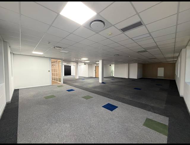 472M² BUILDING TO LET IN CLAREMONT